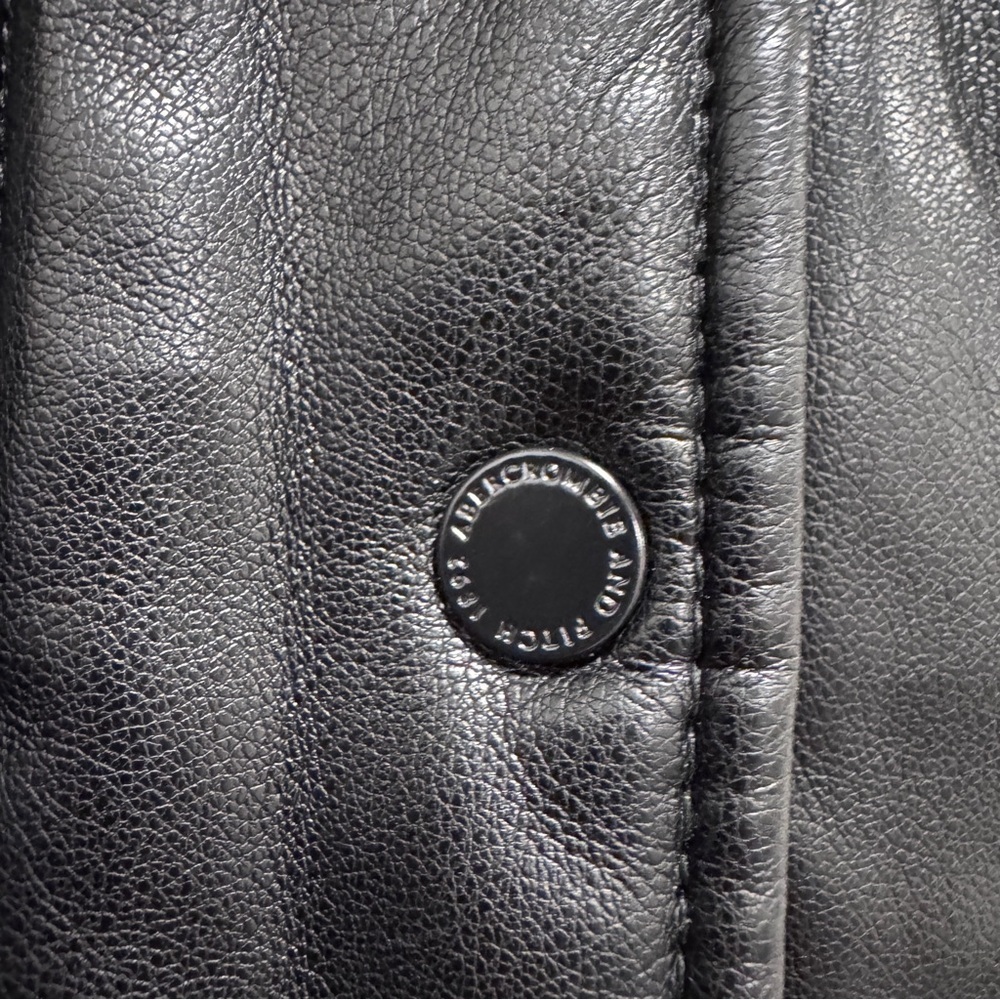 Abercrombie & Fitch Vegan Leather Puffer Vest Black Sz XL - Picture 12 of 14